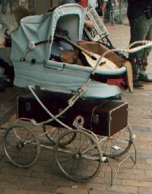 Kinderwagen, Photo by The Mollis