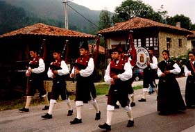 Asturian pipe band, photo by The Mollis