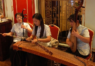 Chinese musicians at a restaurant in Shanghai